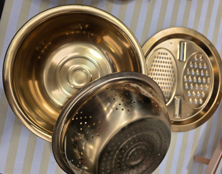 3 piece grater, colander, bowl set